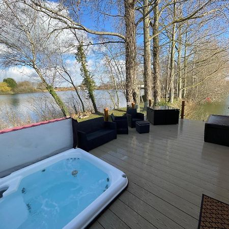 Rudd Lake Luxury Lakeside Lodge With Fishing & Hot Tub@Tattershall Esterno foto