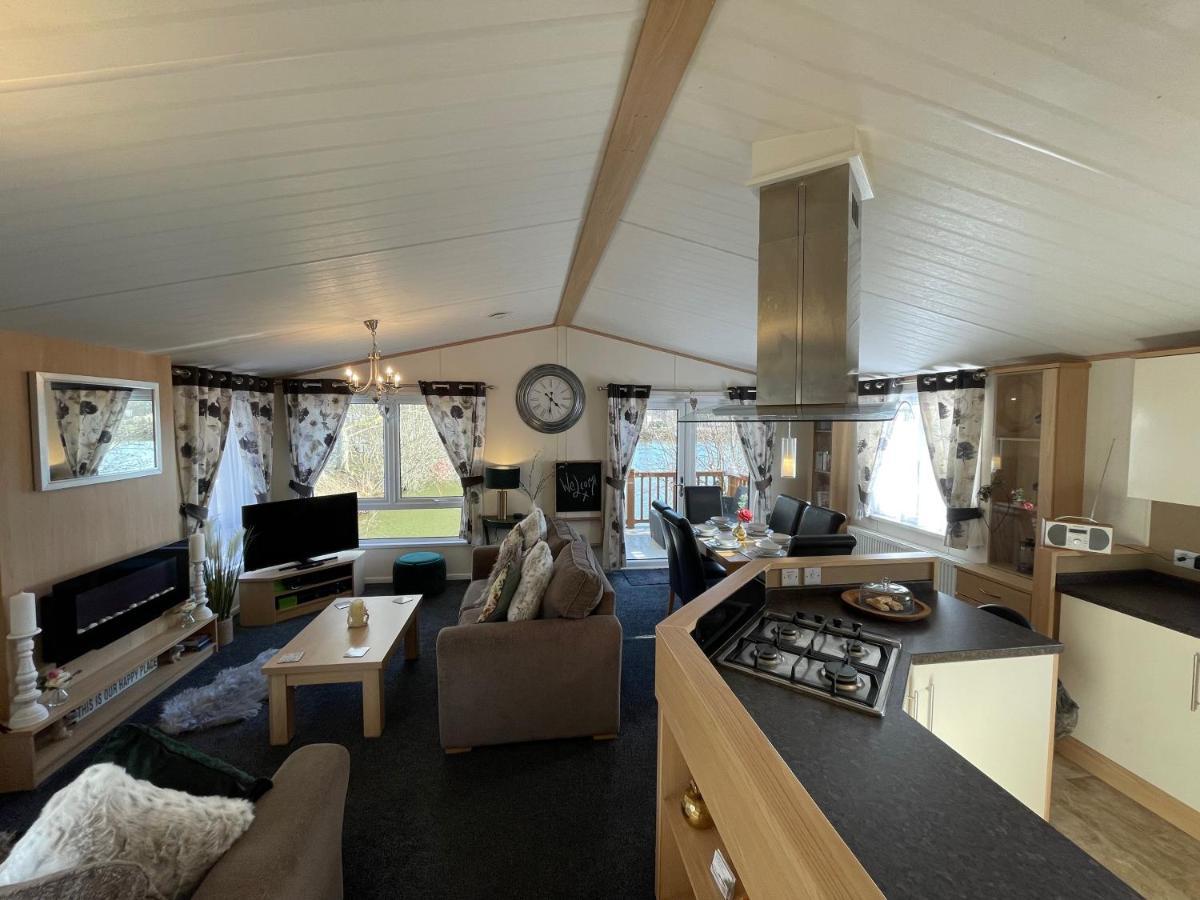Rudd Lake Luxury Lakeside Lodge With Fishing & Hot Tub@Tattershall Esterno foto