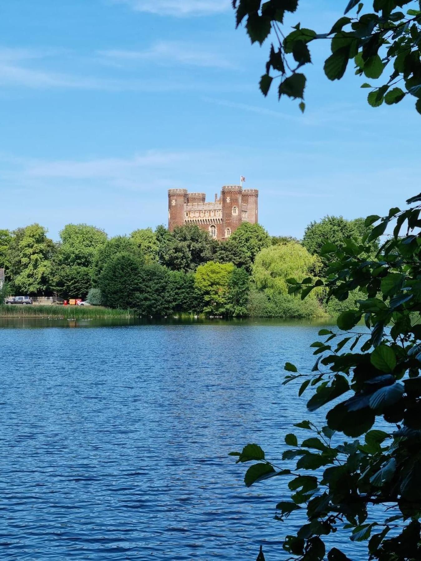 Rudd Lake Luxury Lakeside Lodge With Fishing & Hot Tub@Tattershall Esterno foto